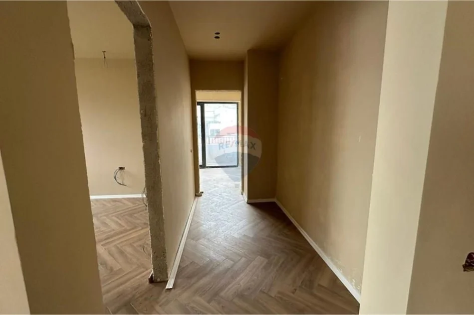 Tirane, shitet 2+1 , 120 m² 295.000 € (Liqeni i Thate)