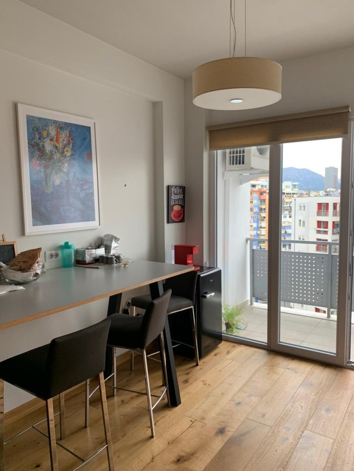 Tirane, jepet me qera zyre Kati 9, 95 m² 1.150 € (Rruga e Kosovareve)