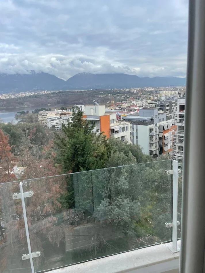Tirane, jepet me qera apartament 2+1 Kati 3, 90 m² 900 € (Kopshti Botanik)