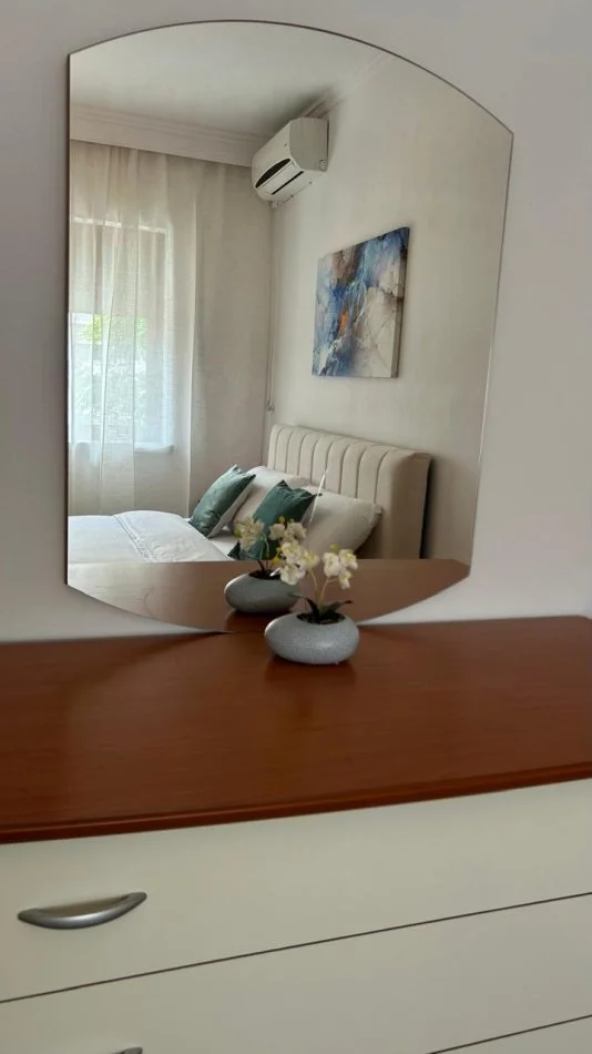 Tirane, jepet me qera apartament 2+1 Kati 3, 110 m² 650 € (RRUGA E BICIKLETAVE PAZARI I RI)