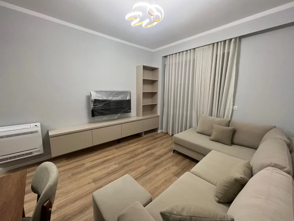 Tirane, jepet me qera apartament 2+1+Ballkon Kati 4, 120 m² 700 € (Asim vokshi)