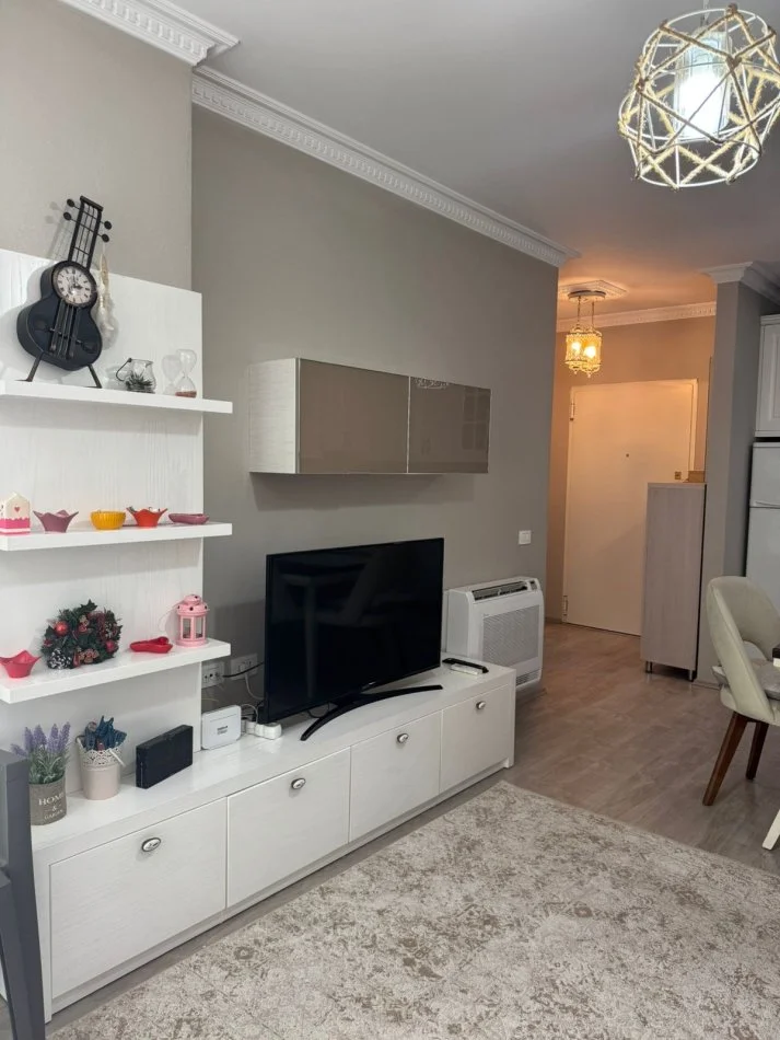 Tirane, jepet me qera apartament 1+1+Ballkon Kati 3, 67 m² 550 € (Kompleksi Kontakt 21 Dhjetori)