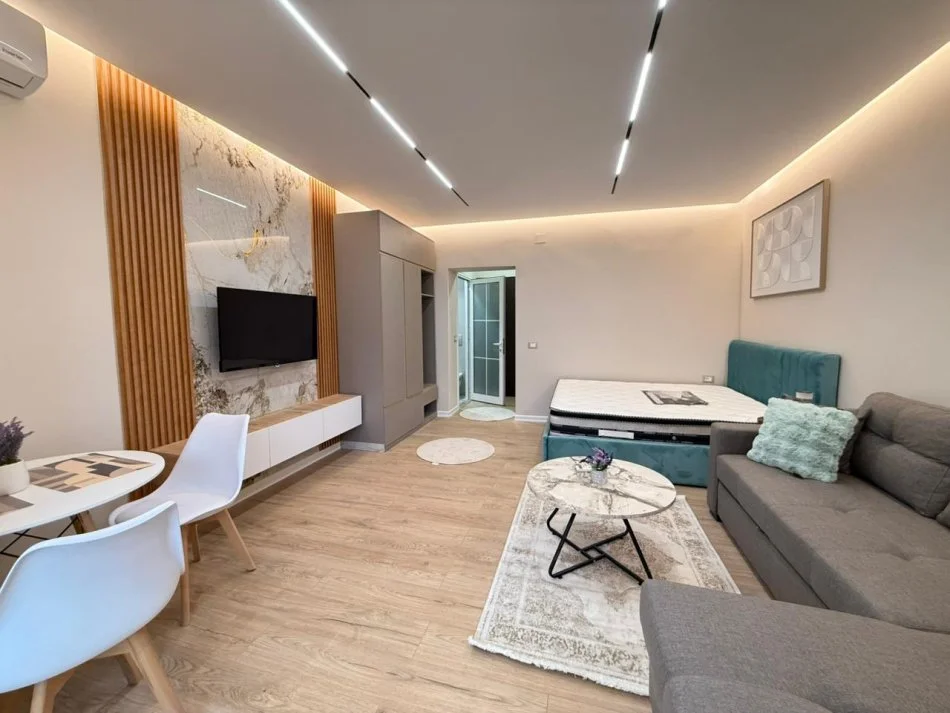 Tirane, shes garsonier 1+1 Kati 4, 33 m² 113.000 € (Rruga e Barrikadave)