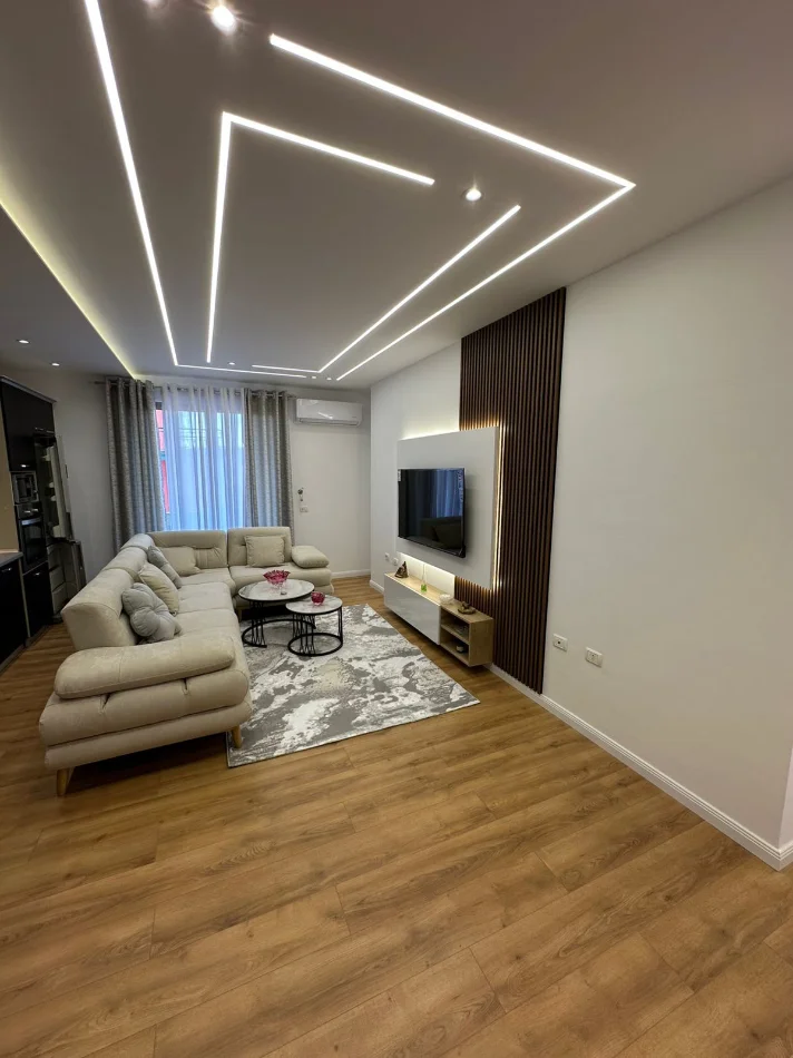 Tirane, shitet apartament 2+1 Kati 3, 158.000 € 