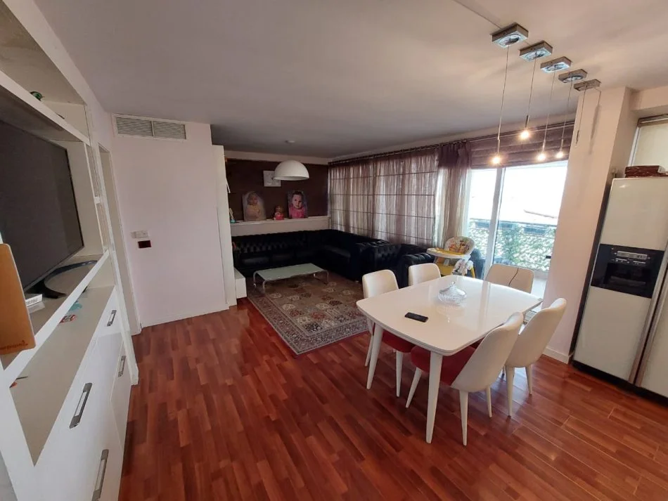 Tirane, shes Apartament 2+1+2+Verande  Kati 5, 133 m² OKAZION 210.000 € (Rezidenca Kodra e Diellit)