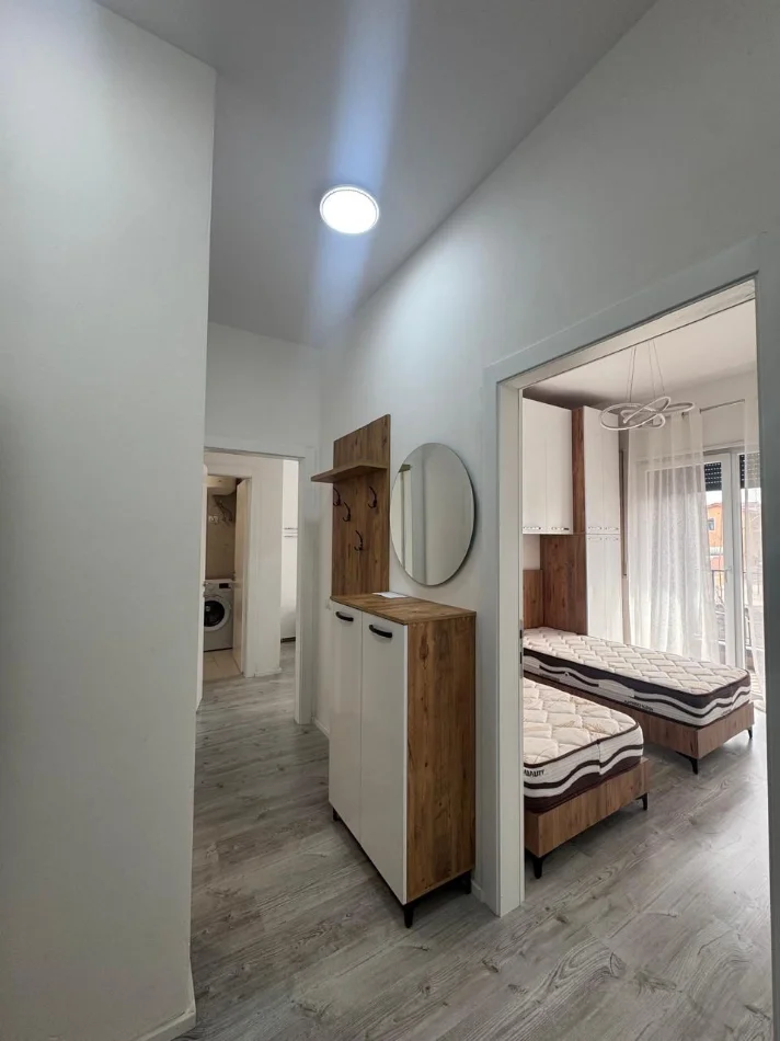 Tirane, shitet apartament 2+1 Kati 1, 191.000 € 