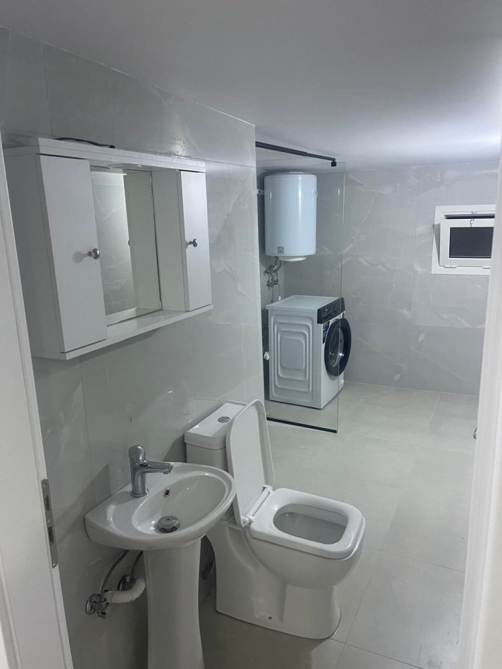 Tirane, jepet me qera apartament 1+1 Kati 4, 75 m² 400 € (Rruga Siri Kodra)