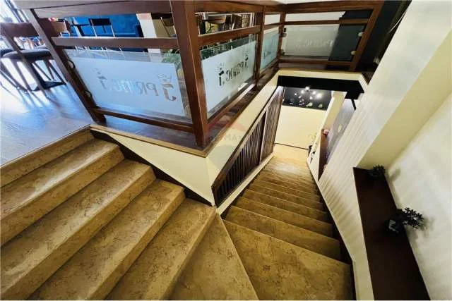 Tirane, Shitet Biznes Fast Food Kati 0, 13.420 m² 45.000 Euro (Rr e Kavajes)