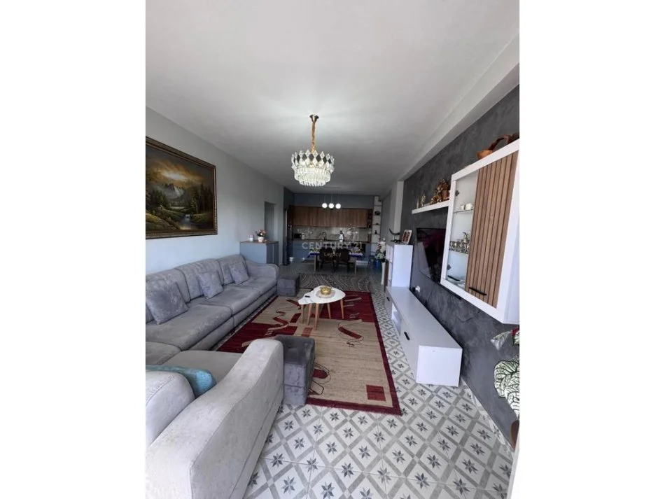 Tirane, shes apartament 2+1 Kati 1, 112 m² 100.000 € (Fresku)