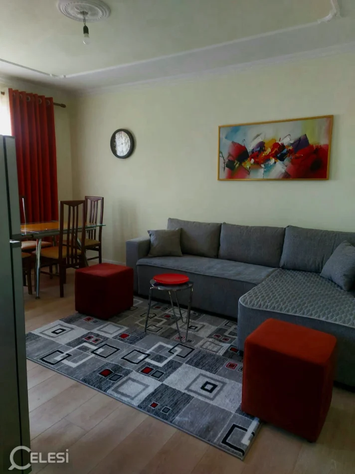 Tirane, jepet me qera apartament 1+1+Ballkon Kati 5, 60 m² 420 € (ALI DEMI)