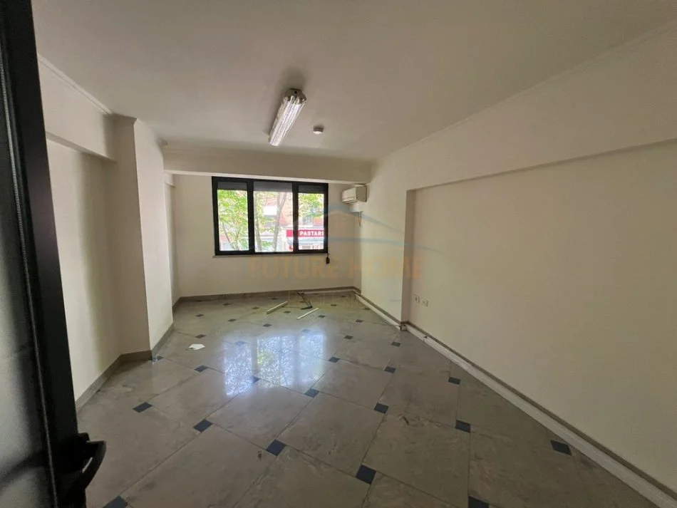 Tirane, shitet ambjent biznesi Kati 0, 350 m² 1.600.000 € 