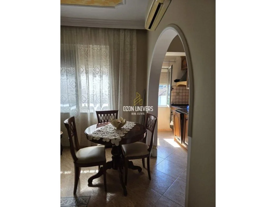 Tirane, jepet me qera apartament 2+1 Kati 3, 75 m² 600 € 