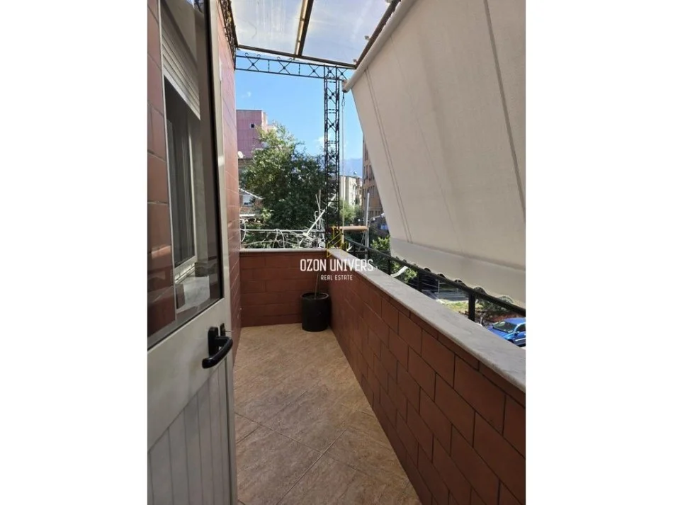 Tirane, jepet me qera apartament 2+1 Kati 3, 75 m² 600 € 