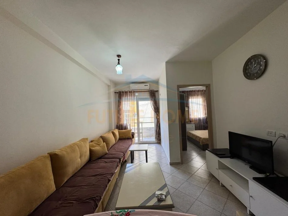 Shkembi Kavajes, shitet apartament 1+1 Kati 5, 57 m² 75.000 €