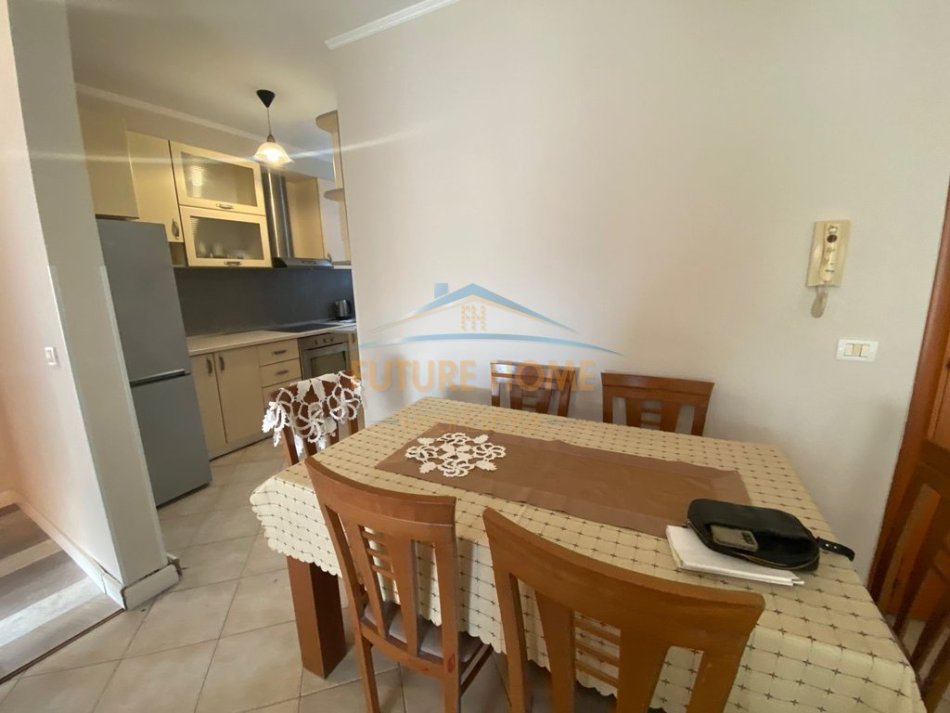 Tirane, jepet me qera apartament 2+1 , 101 m² 700 € (Myslym Shyri ,Tirane)