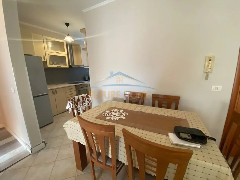 Tirane, jepet me qera apartament 2+1+Ballkon Kati 9, 110 m² 700 € (Myslym Shyri)