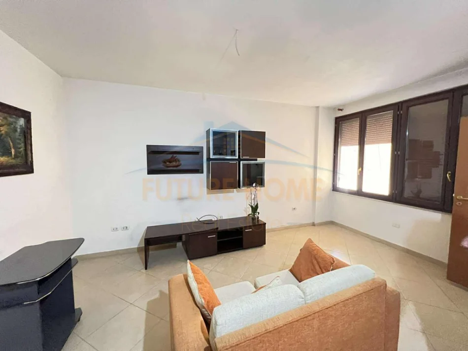 Qera, Duplex , Komuna e Parisit,Tiranë 0696069906