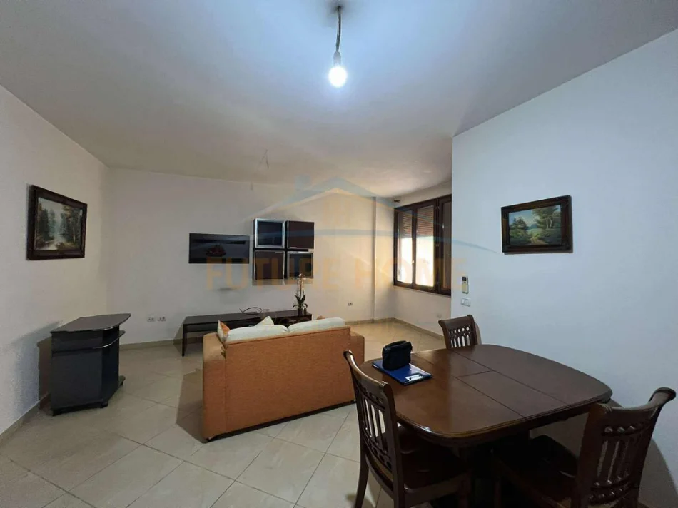 Tirane, jepet me qera apartament duplex Dublex Kati 6, 76 m² 500 € (KOMUNE E PARISIT)