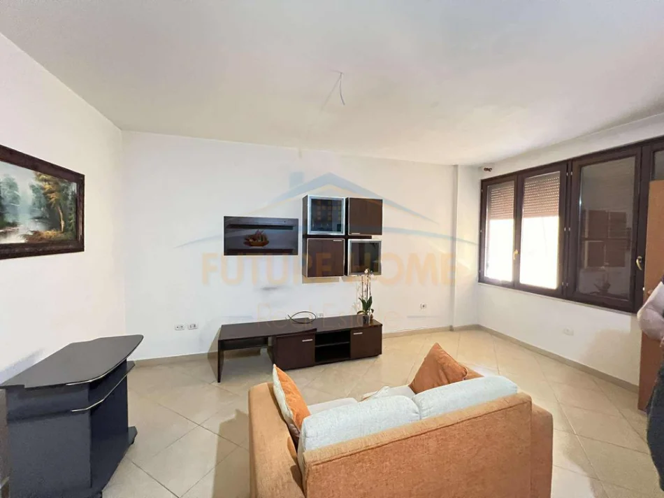 Tirane, jepet me qera apartament duplex Dublex Kati 6, 76 m² 500 € (KOMUNE E PARISIT)