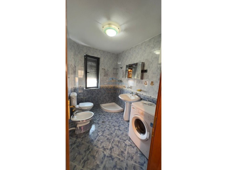 Shqiperi, jepet me qera apartament 2+1 Kati 5, 81 m² 450 € (Rrugen Ferit Xhajko)