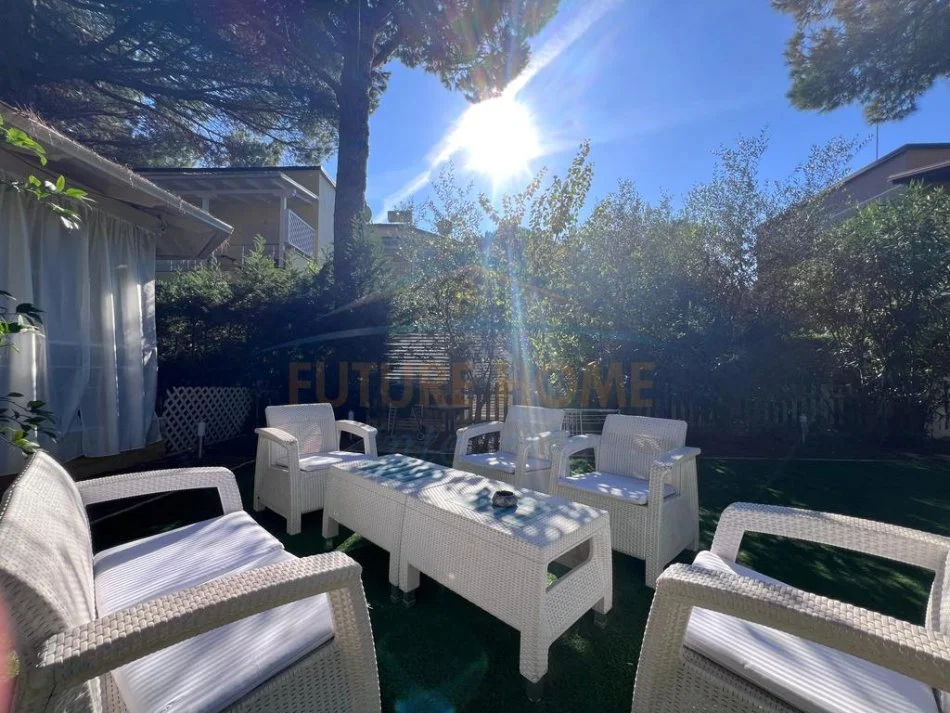 Durres, shitet Vile 3+1 , 226 m² 285.000 € (Lalëzit Bay)