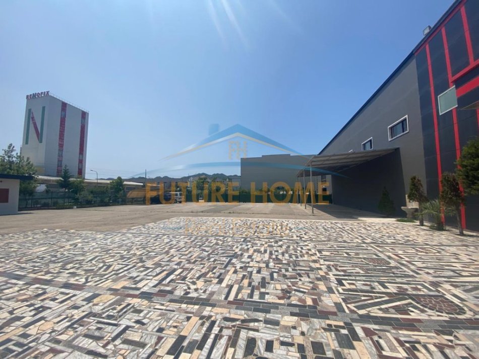 Tirane, jepet me qera ambjent biznesi Kati 0, 2.300 m² 5.000 € (Kapanon, Vorë, Tiranë)