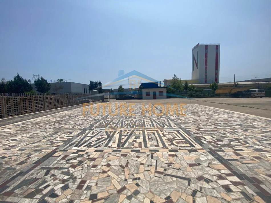 Tirane, jepet me qera magazine Kati 0, 2.300 m² 5.000 € (Autostrada Tirane-Durres)