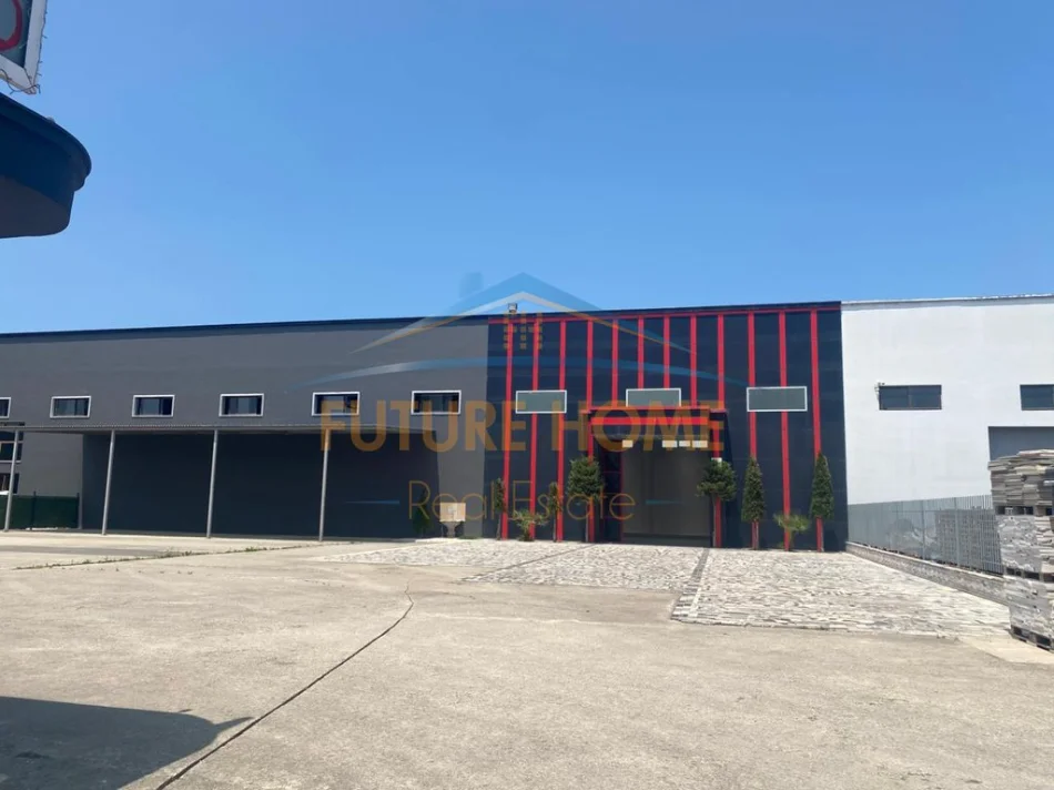 Tirane, jepet me qera magazine Kati 0, 2.300 m² 5.000 € (Autostrada Tirane-Durres)