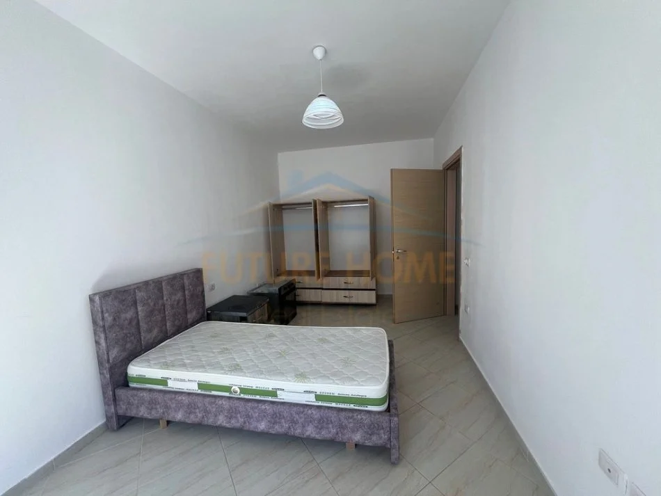 Tirane, jepet me qera apartament 2+1+Ballkon Kati 2, 90 m² 600 € (Kompleksi Fz, Liqeni i Thate)