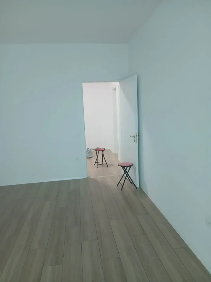 Tirane, shitet apartament 1+1+Ballkon Kati 9, 81 m² 129.600 € (Astir)