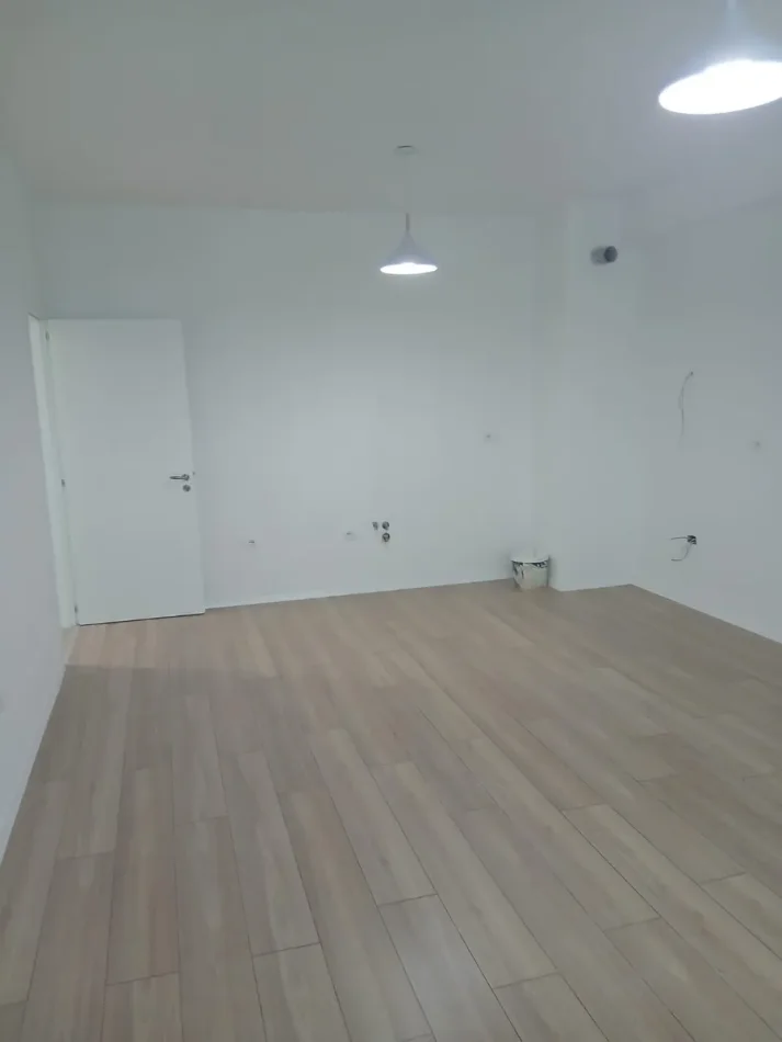 Tirane, shitet apartament 1+1+Ballkon Kati 9, 81 m² 129.600 € (Astir)