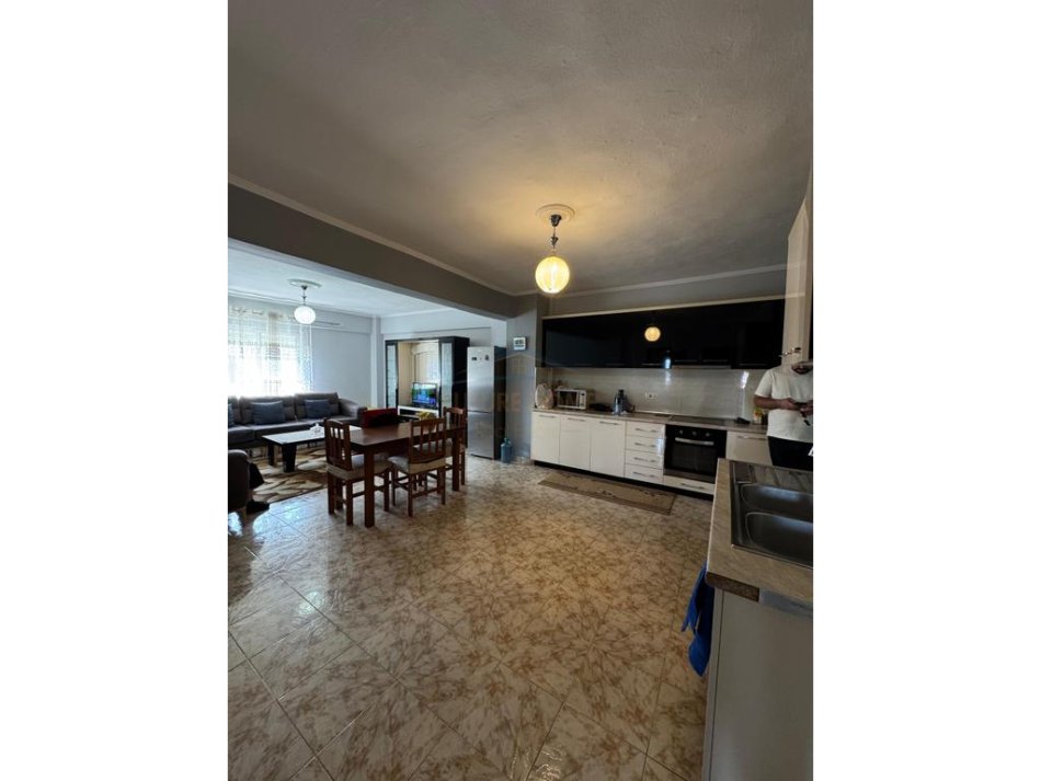 Tirane, shitet apartament 2+1 Kati 9, 119 m² 165.000 € (RRUGA DRTAN HOXHA)