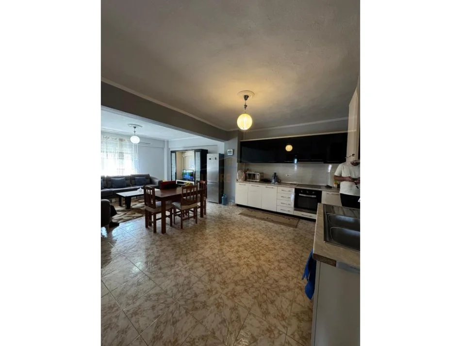 Tirane, shitet apartament 2+1 Kati 9, 119 m² 165.000 € 