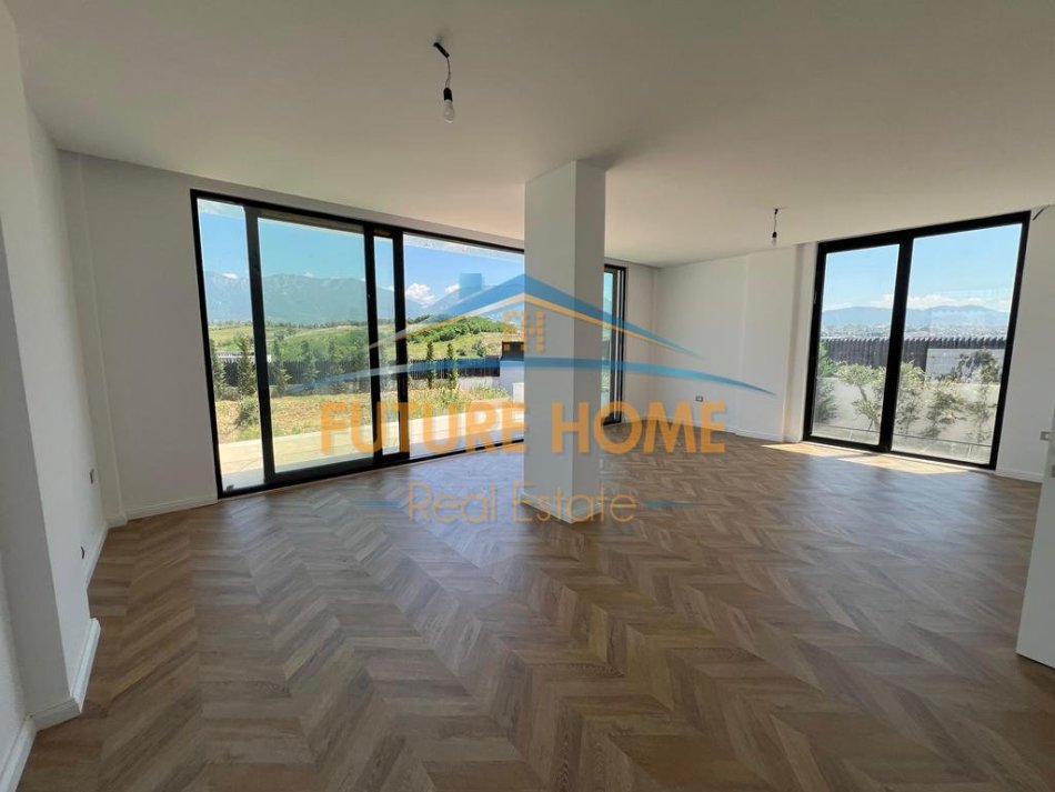jepet me qera Vile Kati 3, 670 m² 5.000 € (TEG)