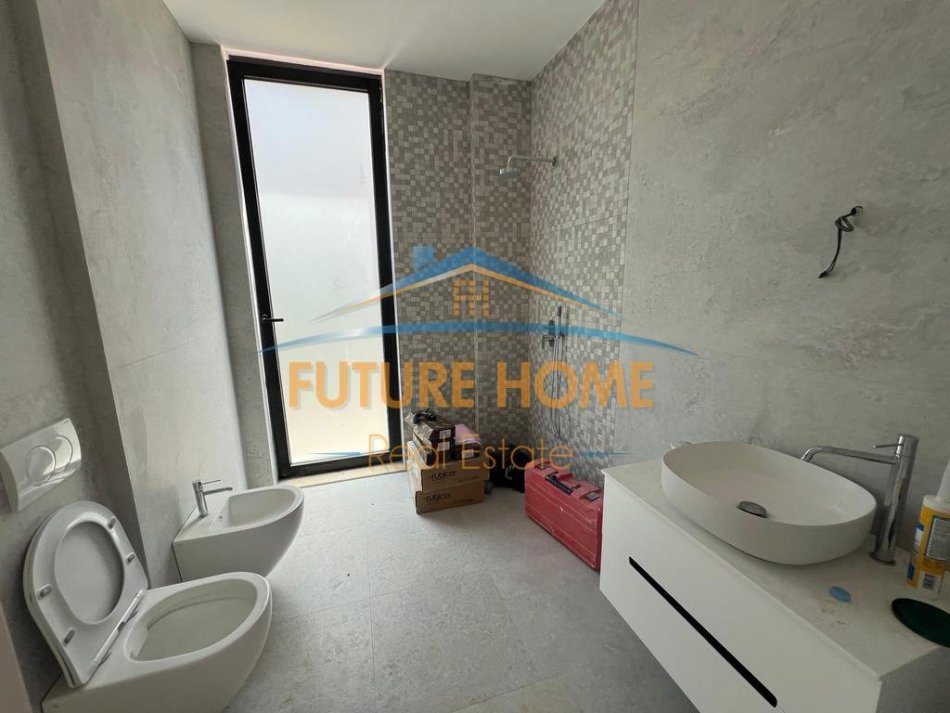 jepet me qera Vile Kati 3, 670 m² 5.000 € (TEG)