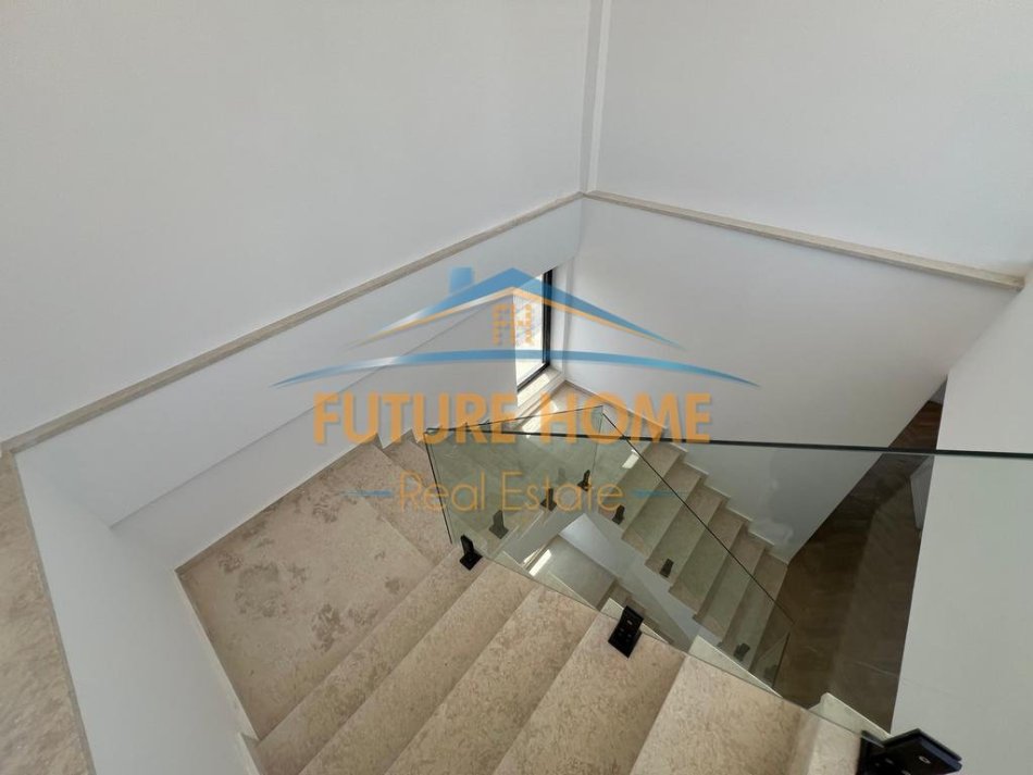 jepet me qera Vile Kati 3, 670 m² 5.000 € (TEG)