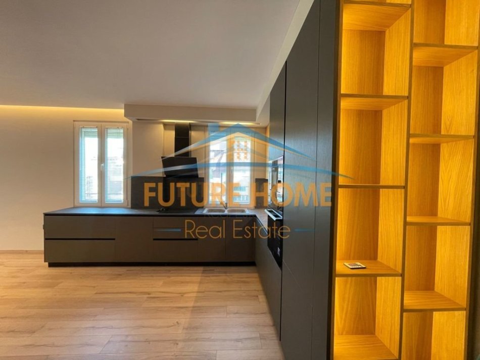 Tirane, jepet me qera apartament 2+1 Kati 7, 1.000 m² 1.000 € (Kopshti Botanik)