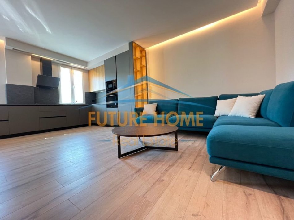 Tirane, jepet me qera apartament 2+1 Kati 7, 1.000 m² 1.000 € (Kopshti Botanik)