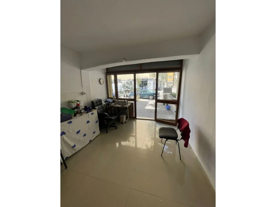 Tirane, shitet apartament 2+1+Ambient Biznesi+Ballkon Kati 4, 89 m² 200.000 € (Kodra e Diellit)