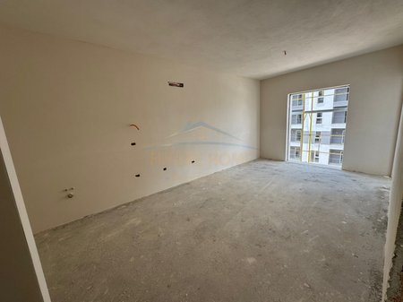 Tirane, shitet apartament 1+1 Kati 5, 60 m² 78.000 € (ISH DOGANA)