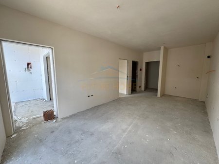 Tirane, shitet apartament 1+1 Kati 5, 60 m² 78.000 € (ISH DOGANA)
