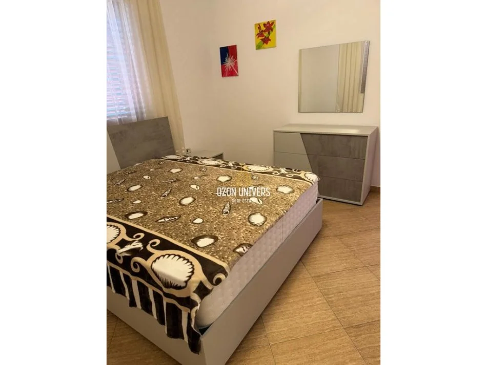 Tirane, jepet me qera apartament 3+1 Kati 4, 143 m² 500 € 