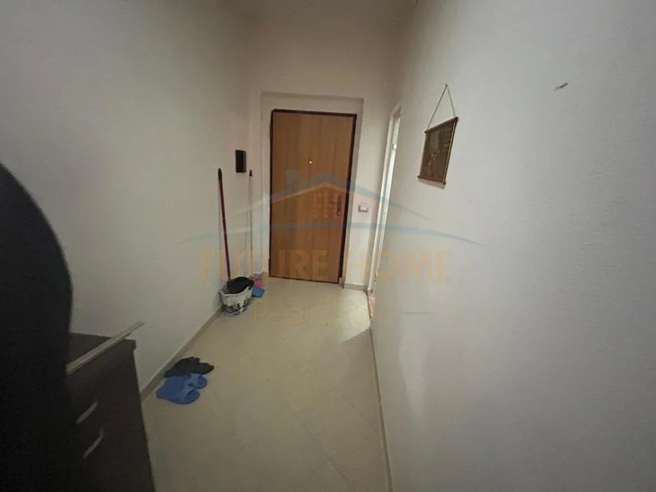 Durres, jepet me qera ambjent biznesi Kati 2, 800 € (Muzeumi, Durres)