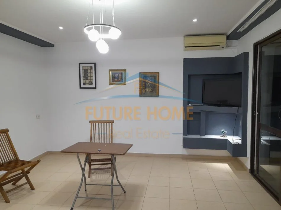 Tirane, jepet me qera zyre Kati 2, 67 m² 900 € 