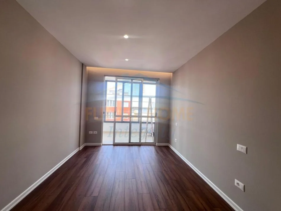 Tirane, shitet apartament 2+1 Kati 8, 112 m² 150.000 € 