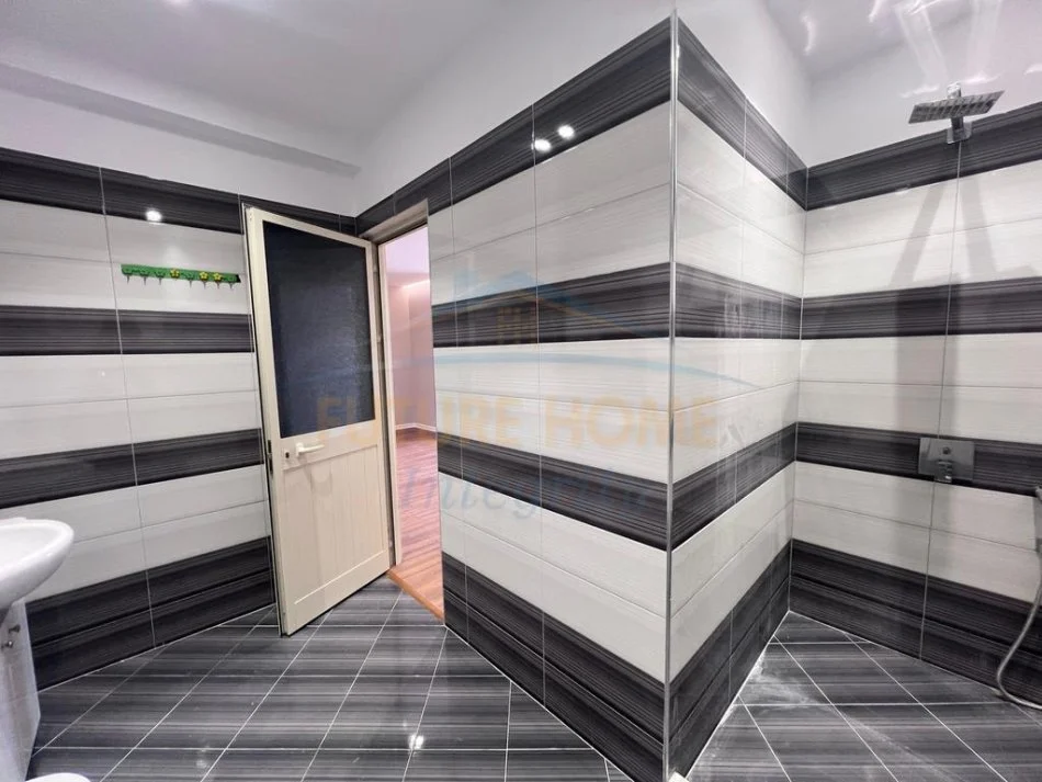 Tirane, shitet apartament 2+1 Kati 8, 112 m² 150.000 € 