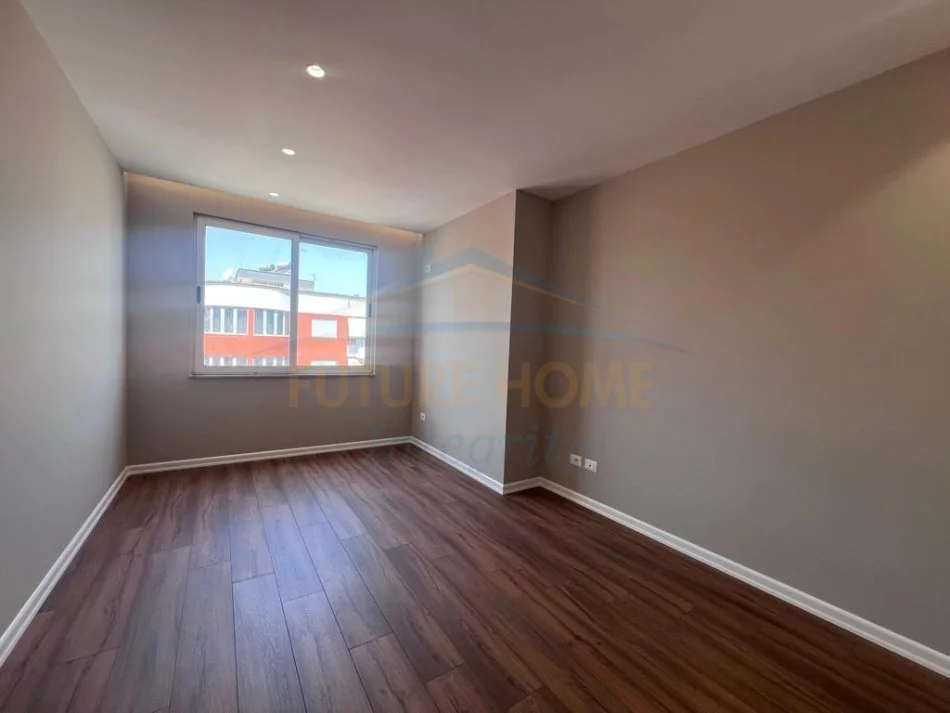 Tirane, shitet apartament 2+1 Kati 8, 112 m² 150.000 € 