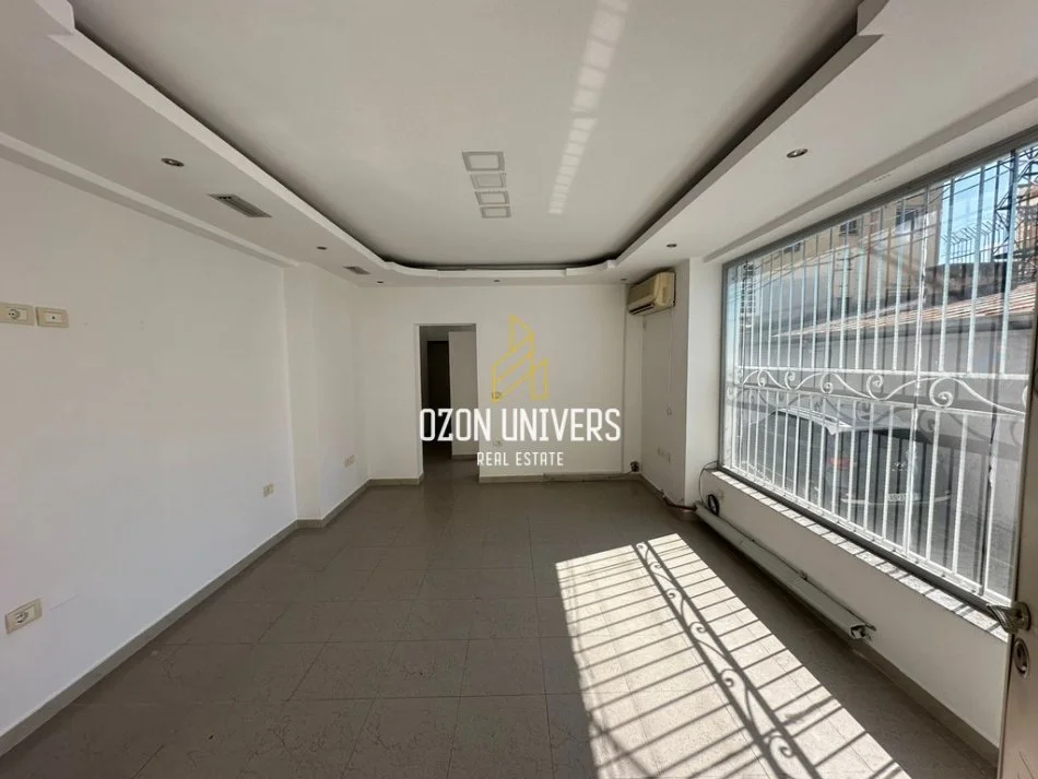 Tirane, jepet me qera ambjent biznesi Kati 0, 100 m² 800 € (rruge durrsi)