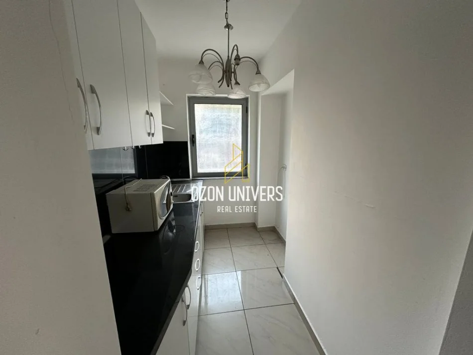 Tirane, jepet me qera ambjent biznesi Kati 0, 100 m² 800 € (rruge durrsi)