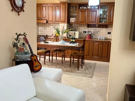 Qera, Ndertese Private, Rruga Fortuzi, Tirane. AREA53869